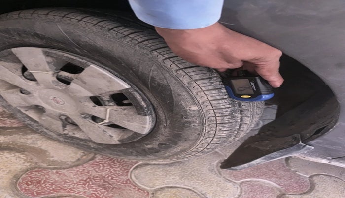 2016 Datsun Redi Go S, Petrol, Manual, 7,415 km, tyre