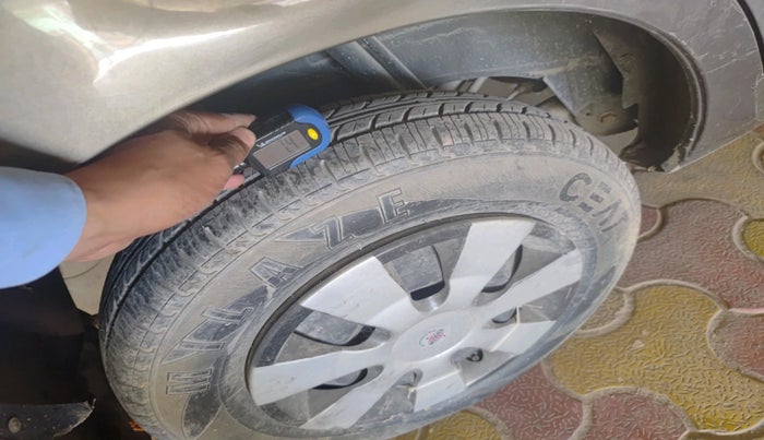 2016 Datsun Redi Go S, Petrol, Manual, 7,415 km, tyre