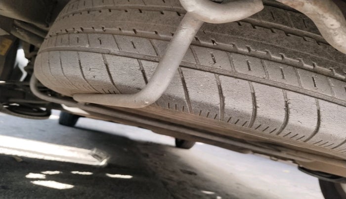 2014 Maruti Ertiga ZDI, Diesel, Manual, 1,61,967 km, tyre