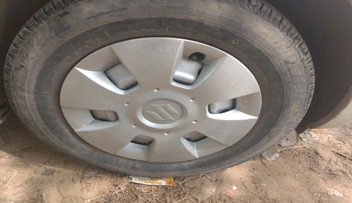 2021 Maruti Swift LXI, Petrol, Manual, 14,819 km, tyre