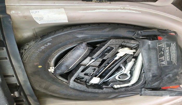 2014 Volkswagen Polo COMFORTLINE 1.2L PETROL, Petrol, Manual, 50,799 km, tyre