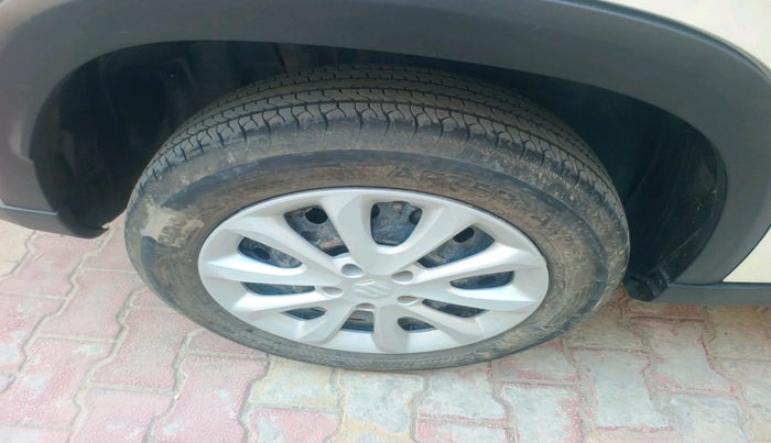 2025 Maruti Grand Vitara DELTA SMART HYBRID, Petrol, Manual, 3,029 km, tyre