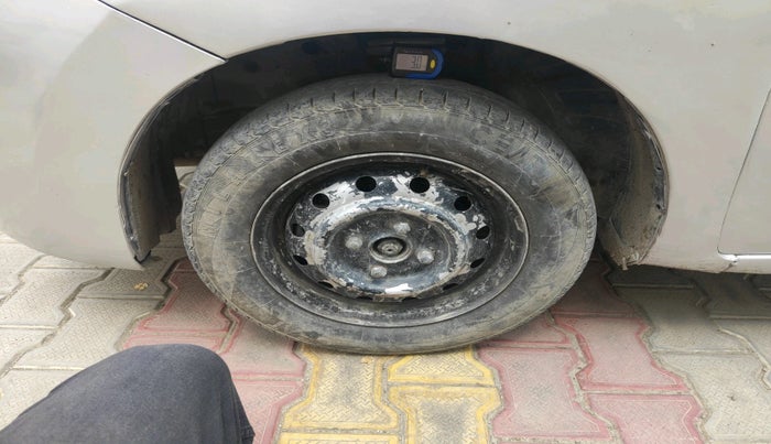 2012 Maruti Wagon R 1.0 LXI, CNG, Manual, 1,29,936 km, tyre