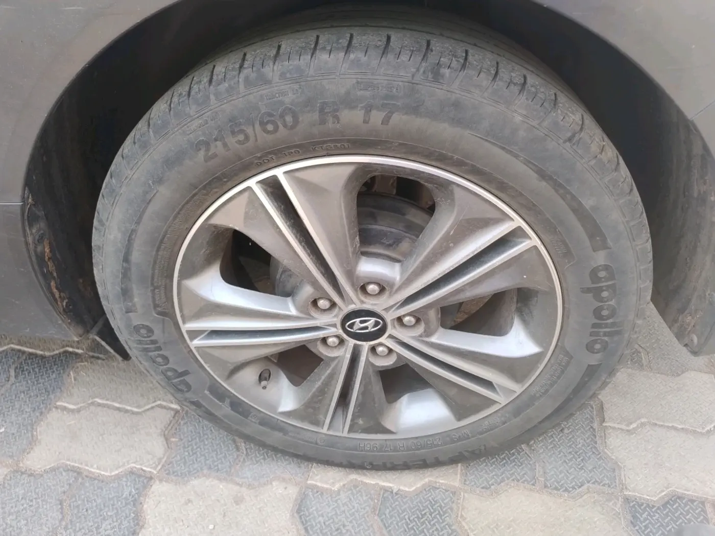 2016 Hyundai Creta SX PLUS AT 1.6 PETROL, Petrol, Automatic, 1,21,285 km, tyre