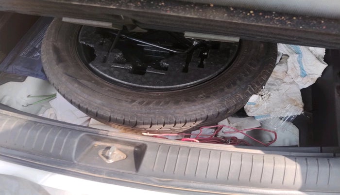 2016 Hyundai Creta SX PLUS AT 1.6 PETROL, Petrol, Automatic, 1,21,285 km, tyre