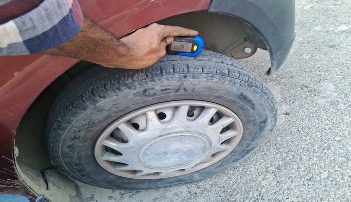 2011 Maruti Alto LXI, Petrol, Manual, 48,010 km, tyre