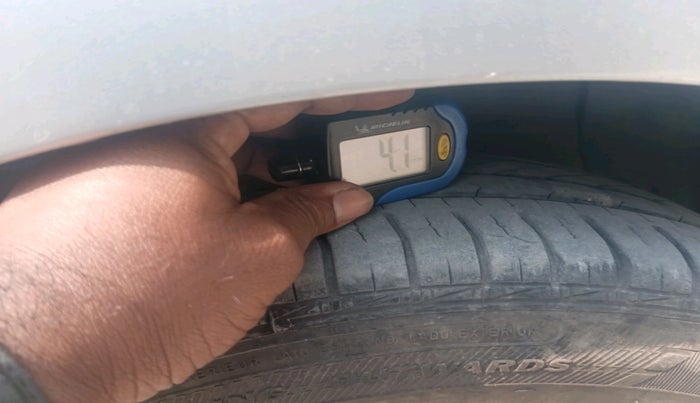 2013 Hyundai Grand i10 SPORTZ 1.2 KAPPA VTVT, Petrol, Manual, 1,10,032 km, tyre