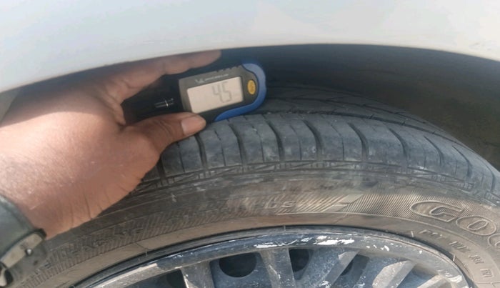 2013 Hyundai Grand i10 SPORTZ 1.2 KAPPA VTVT, Petrol, Manual, 1,10,032 km, tyre