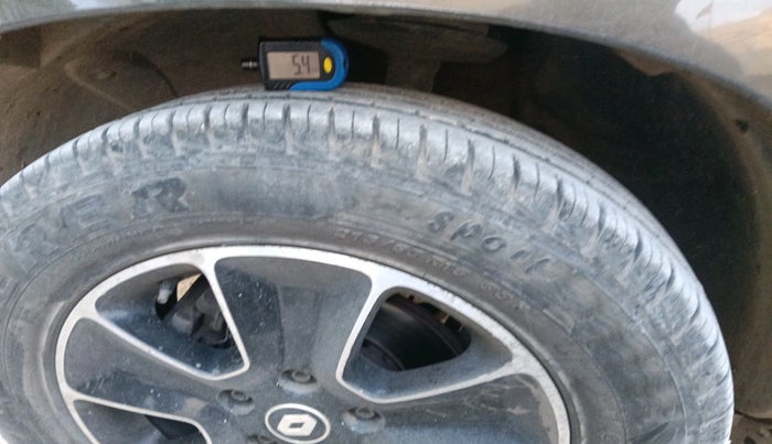 2019 Renault Duster 110 PS RXS 4X2 AMT DIESEL, Diesel, Automatic, 1,00,938 km, tyre