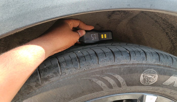 2023 Mahindra XUV700 AX 5 P AT 5 STR, Petrol, Automatic, 25,446 km, tyre