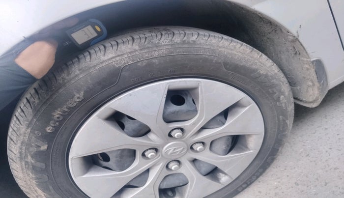 2017 Hyundai Xcent E+, Petrol, Manual, 78,939 km, tyre