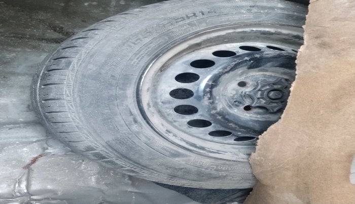 2017 Hyundai Xcent E+, Petrol, Manual, 78,939 km, tyre