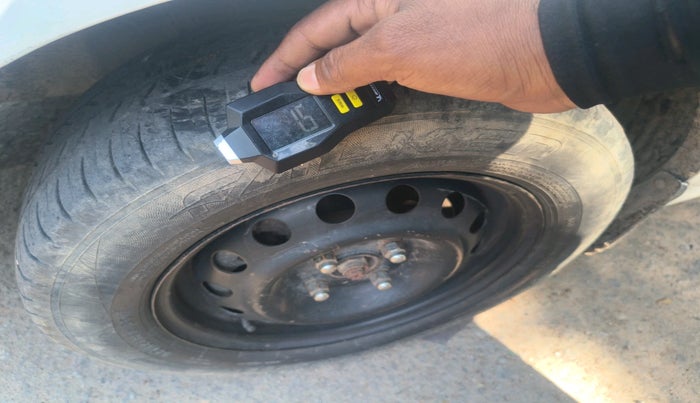 2013 Hyundai i20 SPORTZ 1.4 CRDI, Diesel, Manual, 1,16,834 km, tyre