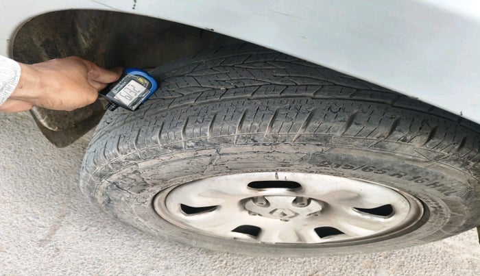 2014 Renault Duster RXE PETROL, Petrol, Manual, 1,13,758 km, tyre