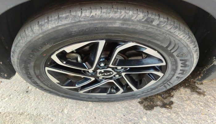 2022 KIA CARENS PRESTIGE PLUS 1.4 PETROL 7 STR, Petrol, Manual, 36,683 km, tyre