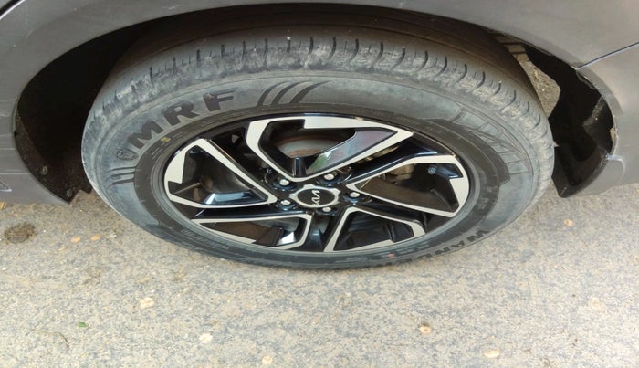 2022 KIA CARENS PRESTIGE PLUS 1.4 PETROL 7 STR, Petrol, Manual, 36,683 km, tyre