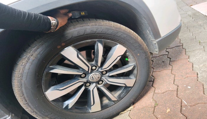 2020 MG HECTOR PLUS SHARP 1.5 PETROL TURBO DCT 6-STR, Petrol, Automatic, 42,209 km, tyre