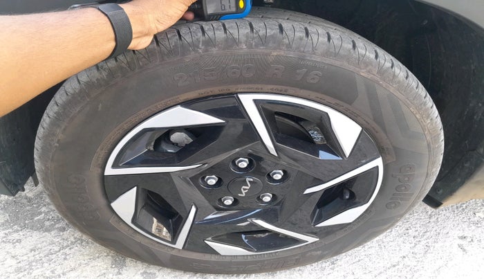 2025 KIA SONET HTK (O) 1.5 Diesel MT, Diesel, Manual, 4,676 km, tyre