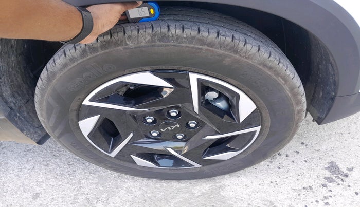 2025 KIA SONET HTK (O) 1.5 Diesel MT, Diesel, Manual, 4,676 km, tyre