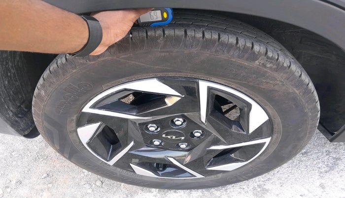 2025 KIA SONET HTK (O) 1.5 Diesel MT, Diesel, Manual, 4,676 km, tyre