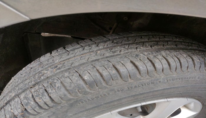 2018 Maruti Dzire VXI AMT, Petrol, Automatic, 856 km, tyre