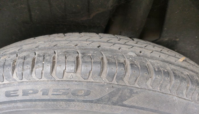 2018 Maruti Dzire VXI AMT, Petrol, Automatic, 856 km, tyre