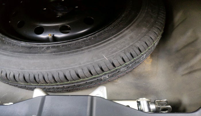 2018 Maruti Dzire VXI AMT, Petrol, Automatic, 856 km, tyre