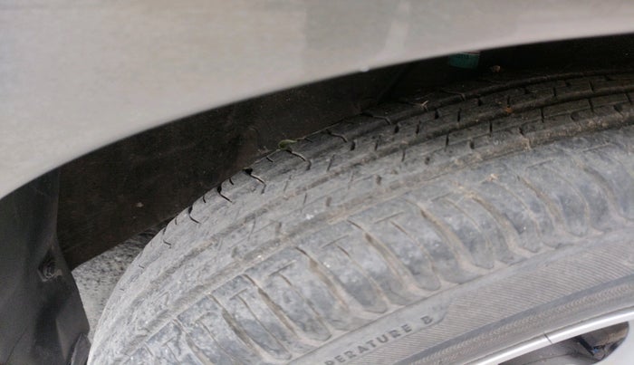 2018 Maruti Dzire VXI AMT, Petrol, Automatic, 856 km, tyre