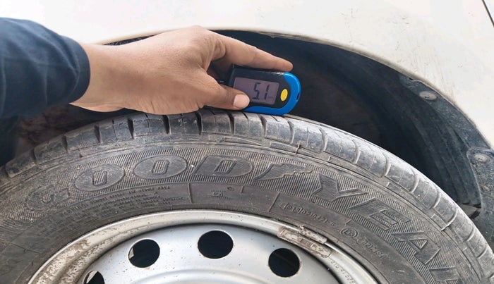 2012 Hyundai Eon ERA +, Petrol, Manual, 12,348 km, tyre