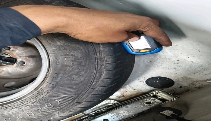 2012 Hyundai Eon ERA +, Petrol, Manual, 12,348 km, tyre