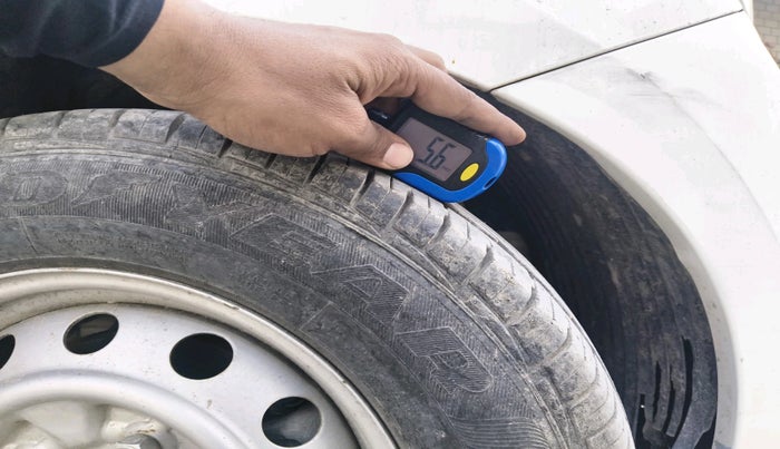 2012 Hyundai Eon ERA +, Petrol, Manual, 12,348 km, tyre