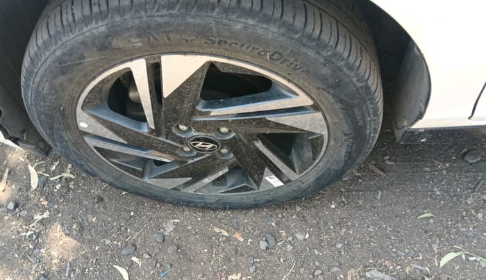 2023 Hyundai NEW I20 ASTA (O) 1.2 MT, Petrol, Manual, 13,675 km, tyre
