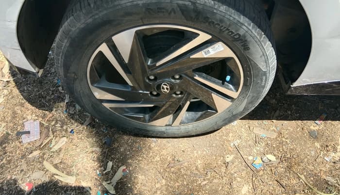 2023 Hyundai NEW I20 ASTA (O) 1.2 MT, Petrol, Manual, 13,675 km, tyre
