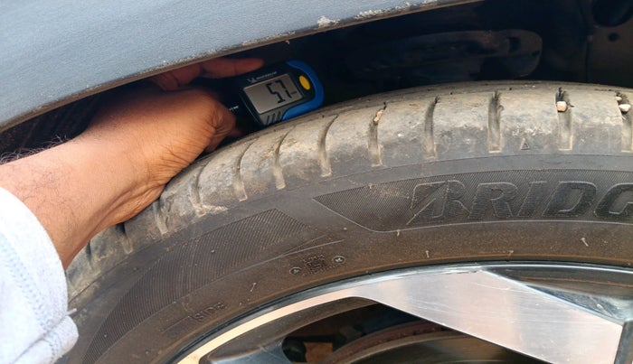 2021 Hyundai ALCAZAR 1.5 SIGNATURE (O) AT 6STR, Diesel, Automatic, 42,497 km, tyre