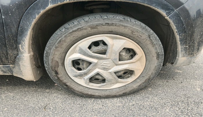 2017 Maruti Vitara Brezza VDI (O), Diesel, Manual, 95,001 km, tyre