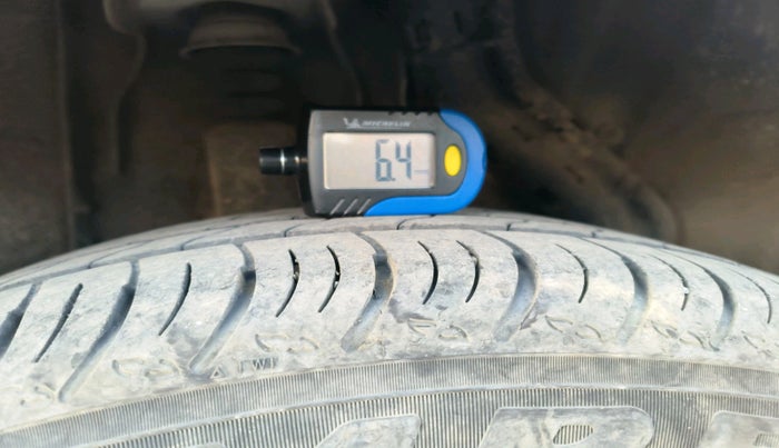 2025 Nissan MAGNITE Visia EZ-Shift, Petrol, Automatic, 18,724 km, tyre