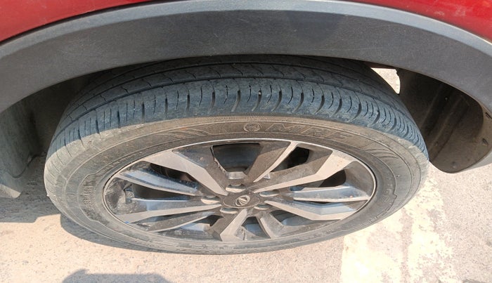 2021 Mahindra XUV300 W8 (O) 1.5 DIESEL, Diesel, Manual, 24,762 km, tyre