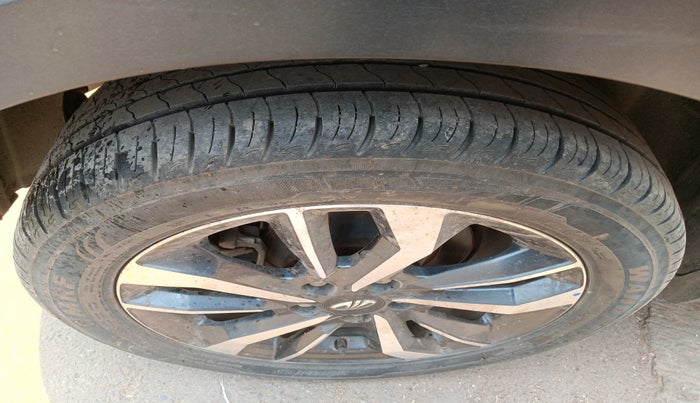 2021 Mahindra XUV300 W8 (O) 1.5 DIESEL, Diesel, Manual, 24,762 km, tyre