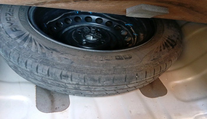 2022 Hyundai AURA S 1.2 CNG, CNG, Manual, 65,851 km, tyre