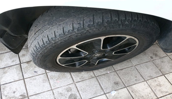 2017 Renault Duster 110 PS RXZ DIESEL, Diesel, Manual, 1,66,215 km, tyre