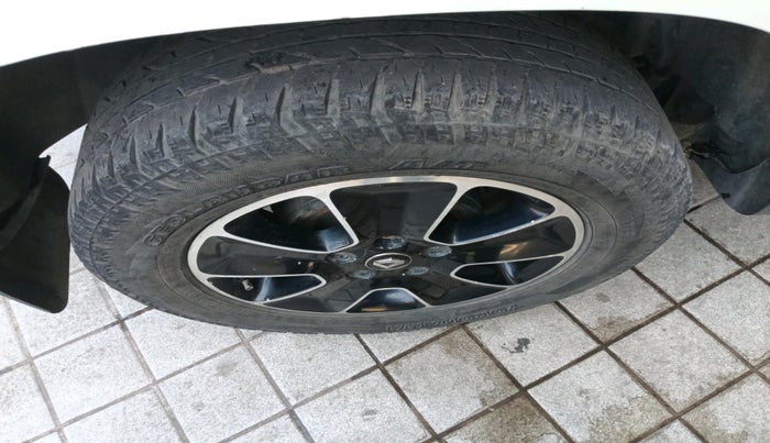 2017 Renault Duster 110 PS RXZ DIESEL, Diesel, Manual, 1,66,215 km, tyre