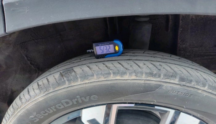 2022 Renault Kiger RXZ AMT DUAL TONE, Petrol, Automatic, 42,417 km, tyre