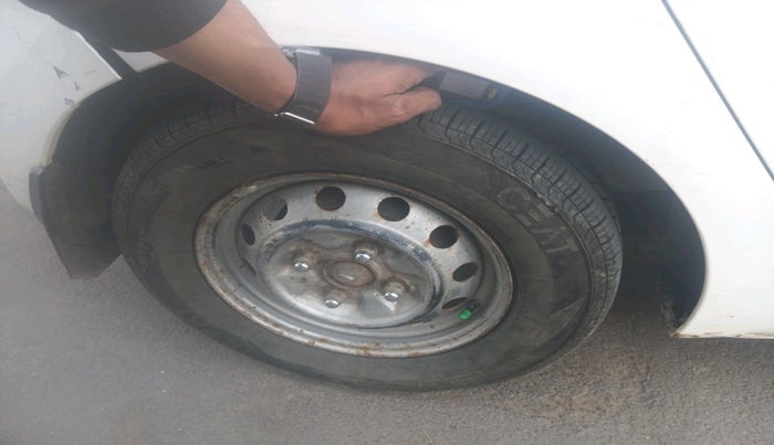 2014 Hyundai Eon ERA + LPG, Petrol, Manual, 79,596 km, tyre