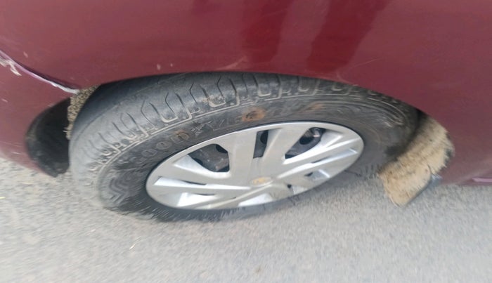 2014 Hyundai i10 MAGNA 1.1, Petrol, Manual, 68,558 km, tyre