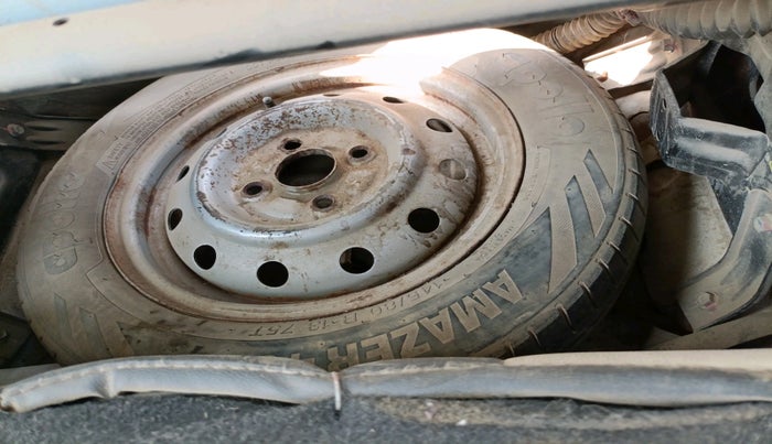 2018 Maruti Wagon R 1.0 LXI CNG, CNG, Manual, 1,67,452 km, tyre