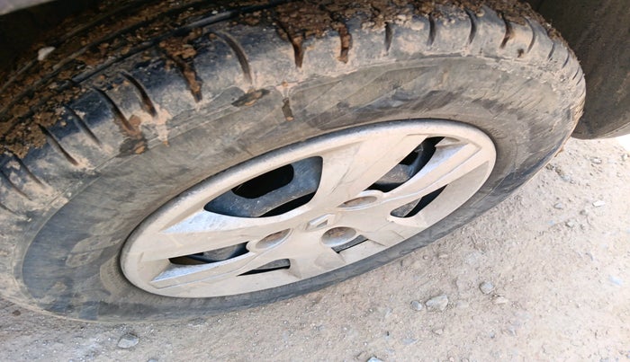 2016 Renault Kwid RXL, CNG, Manual, 59,264 km, tyre