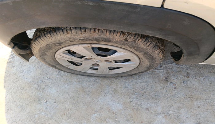 2016 Renault Kwid RXL, CNG, Manual, 59,264 km, tyre