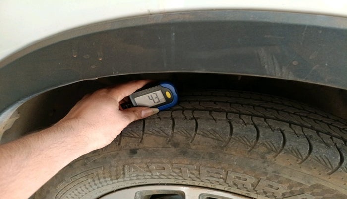 2024 Mahindra XUV400 EL Pro 39.4 KWH, Electric, Automatic, 29,873 km, tyre