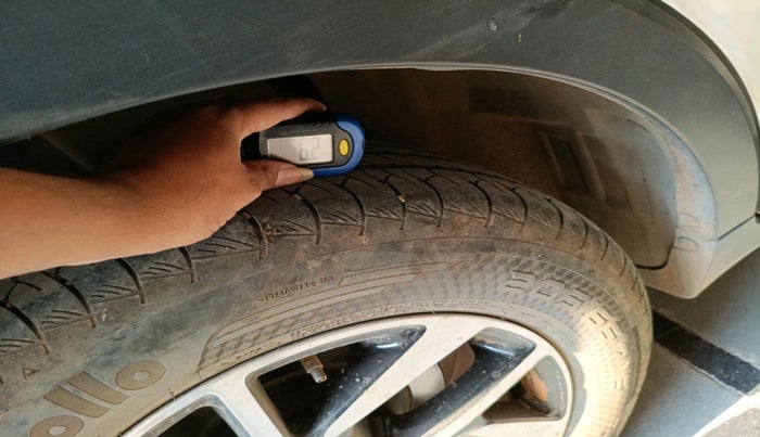 2024 Mahindra XUV400 EL Pro 39.4 KWH, Electric, Automatic, 29,873 km, tyre