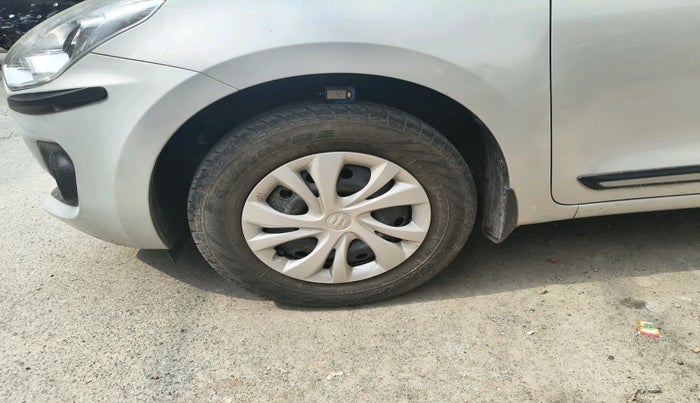 2022 Maruti Swift VXI, Petrol, Manual, 22,715 km, tyre